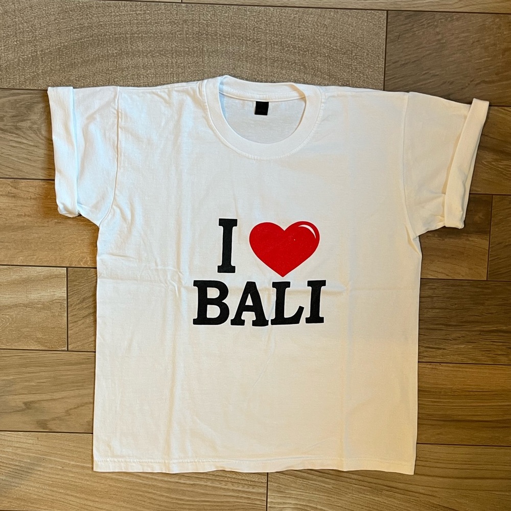 NWOT Dewi Bali - white graphic tee (large)